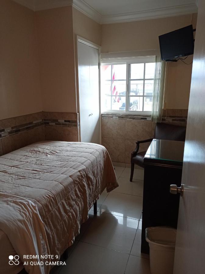 Suites Leon Rojo Tijuana Eksteriør bilde
